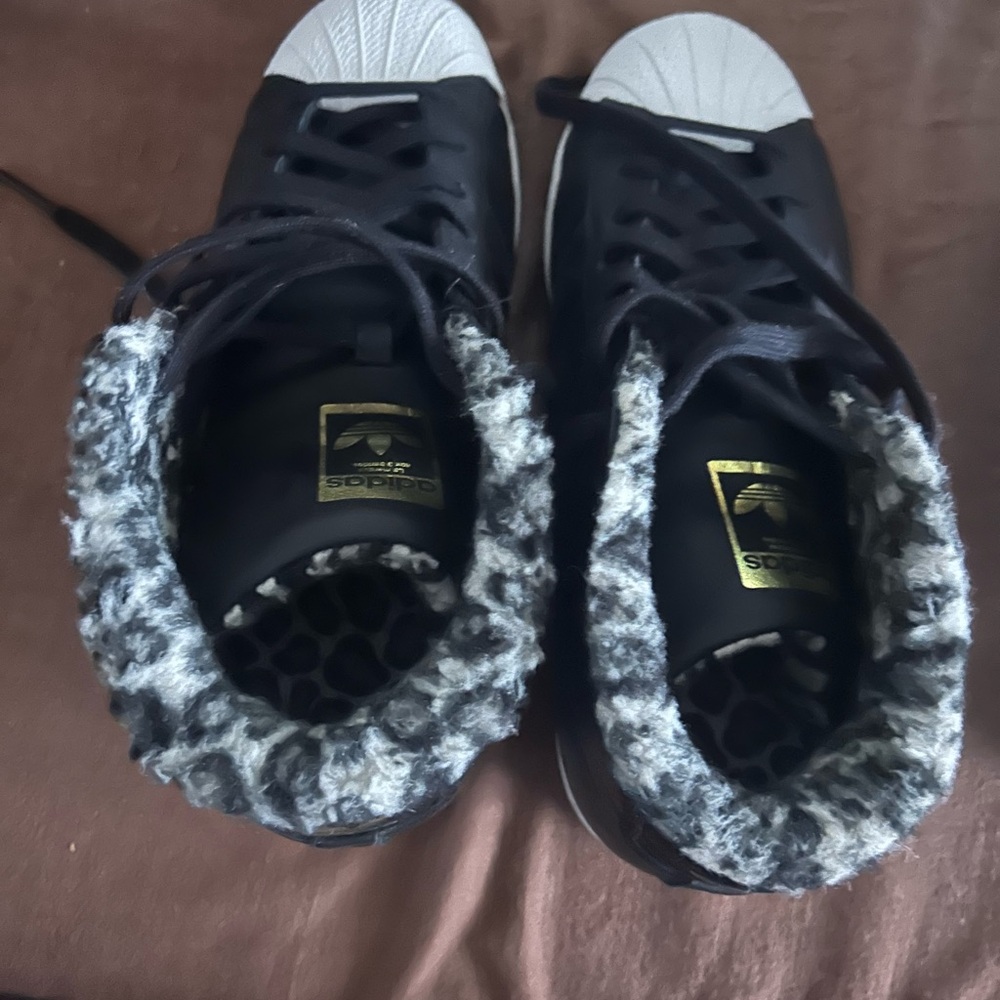 Adidas Up Black and Leopard Size 10